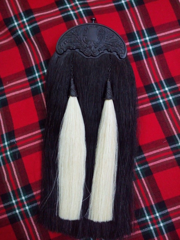 Scottish Piper kilt Sporran Grey Black Horse Hair with 3 Black Red Hair Tassles 